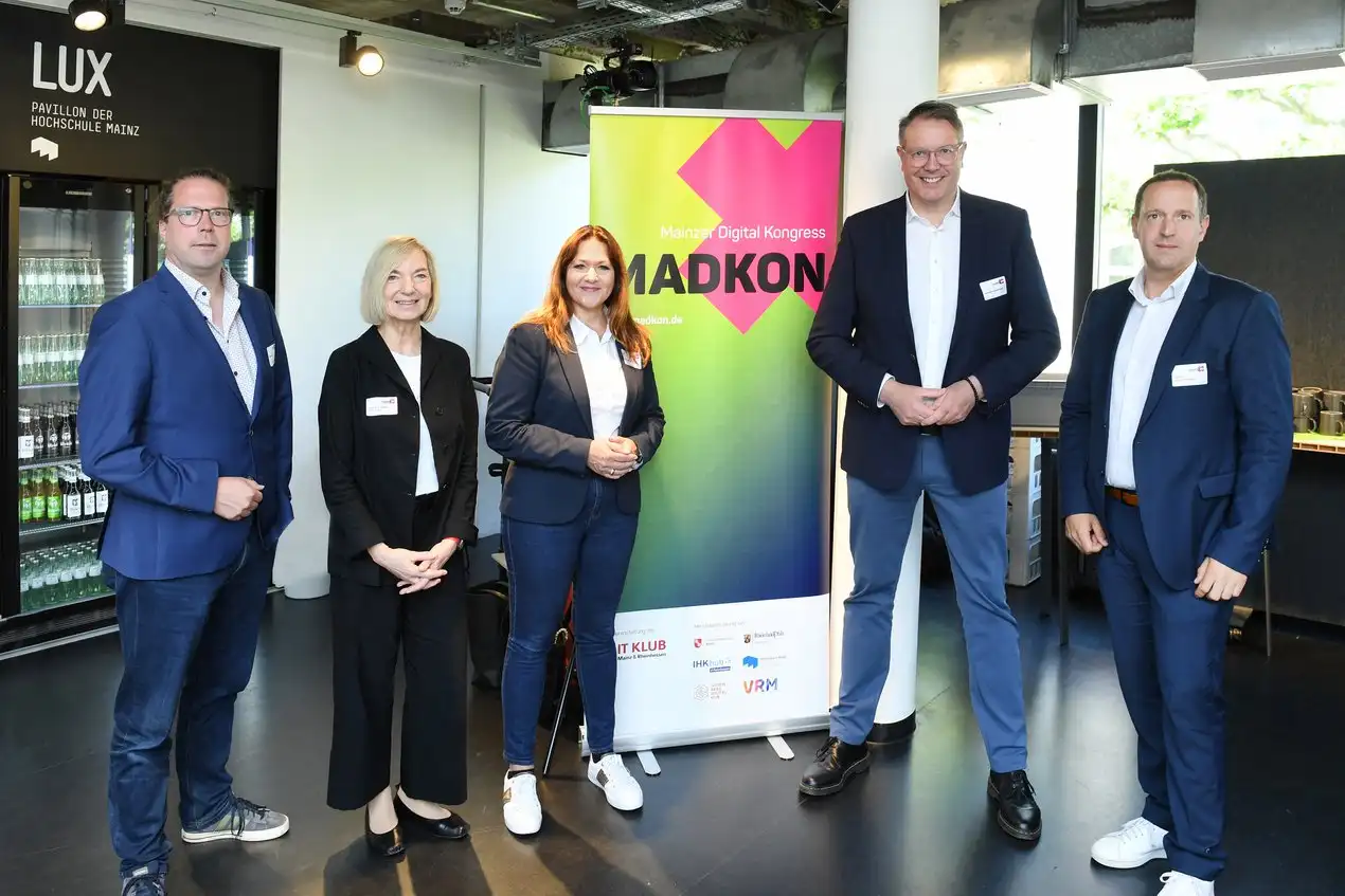 Gruppenbild einiger Redner der MADKON