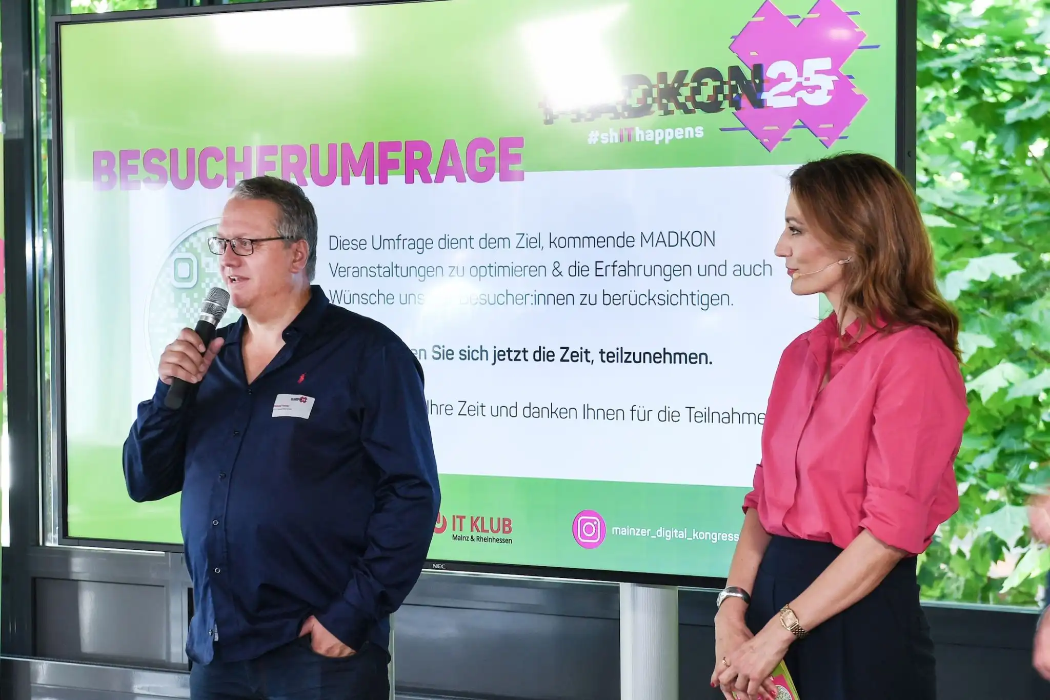 Gruppenbild der Teilnehmenden und Speaker:innen